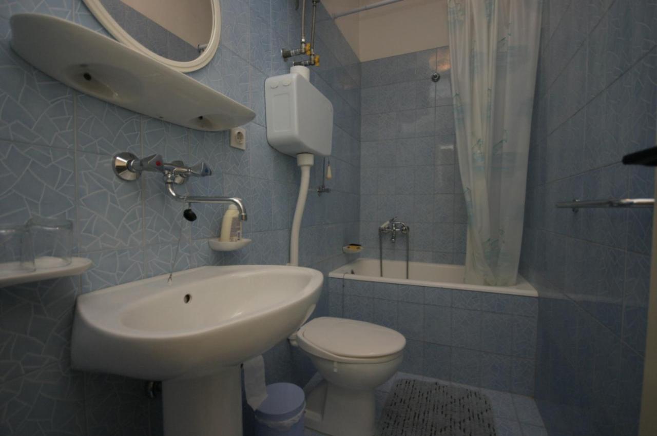Marin Apartments Podstrana Bilik gambar